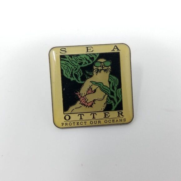 Vintage Sea Otter in Sunglasses Square Lapel Pin, 90s Brooch, Estate - Picture 6 of 6